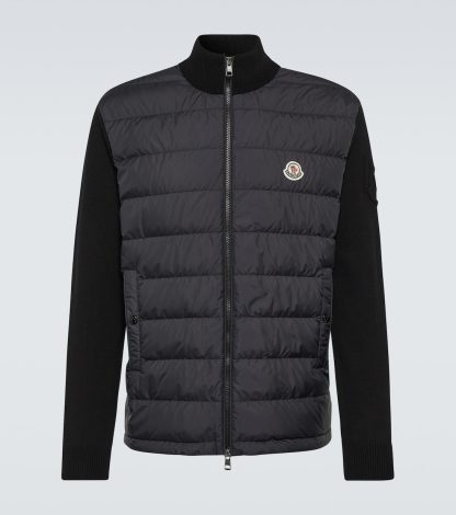 créateur de mode Moncler Veste en coton à panneaux de duvet en noir